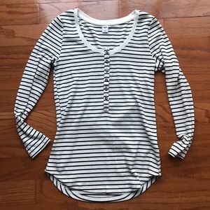 Old Navy thermal Henley top, size Small
